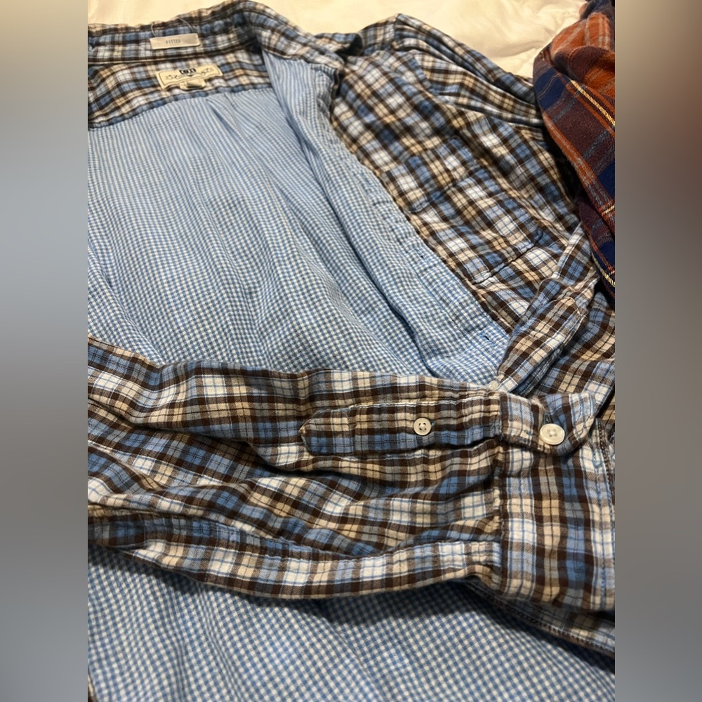 Two button ups Mens size medium - Picture 2 of 3